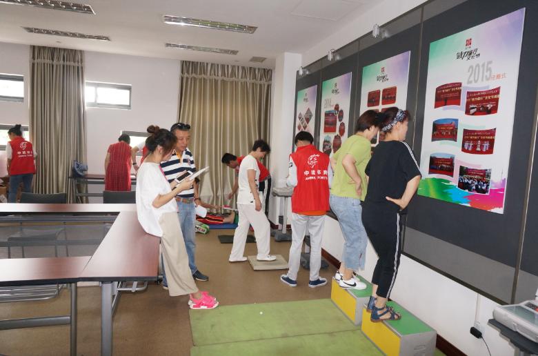 上海市社區(qū)<a href=http://m.hjlhqqhx.cn target=_blank class=infotextkey>健身</a>俱樂部