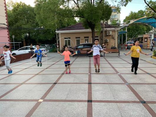 上海市社區(qū)<a href=http://m.hjlhqqhx.cn target=_blank class=infotextkey>健身</a>俱樂部