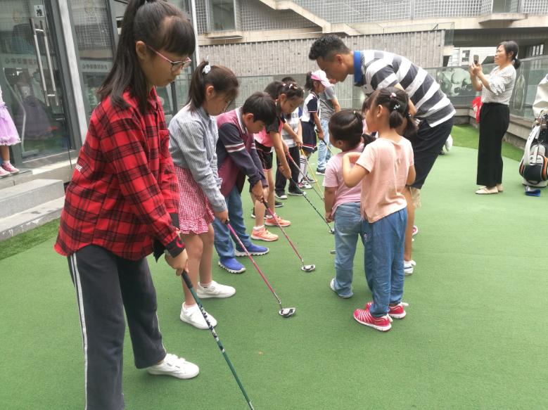 上海市社區(qū)<a href=http://m.hjlhqqhx.cn target=_blank class=infotextkey>健身</a>俱樂部