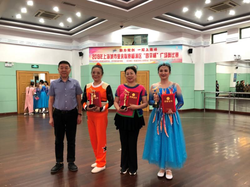 上海市社區(qū)<a href=http://m.hjlhqqhx.cn target=_blank class=infotextkey>健身</a>俱樂(lè)部 上海市社區(qū)<a href=http://m.hjlhqqhx.cn target=_blank class=infotextkey>健身</a>俱樂(lè)部