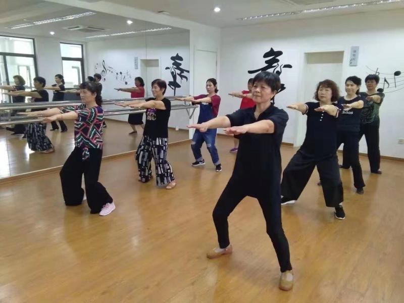 上海市社區(qū)<a href=http://m.hjlhqqhx.cn target=_blank class=infotextkey>健身</a>俱樂部