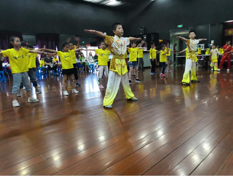 上海市社區(qū)<a href=http://m.hjlhqqhx.cn target=_blank class=infotextkey>健身</a>俱樂部 上海市社區(qū)<a href=http://m.hjlhqqhx.cn target=_blank class=infotextkey>健身</a>俱樂部