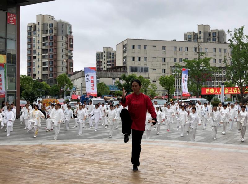 上海市社區(qū)<a href=http://m.hjlhqqhx.cn target=_blank class=infotextkey>健身</a>俱樂部 上海市社區(qū)<a href=http://m.hjlhqqhx.cn target=_blank class=infotextkey>健身</a>俱樂部