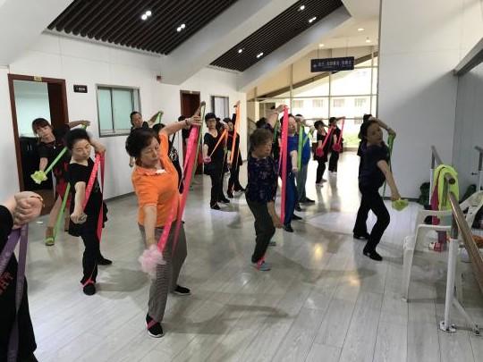 上海市社區(qū)<a href=http://m.hjlhqqhx.cn target=_blank class=infotextkey>健身</a>俱樂部