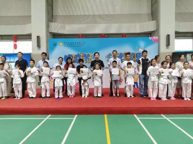 上海市社區(qū)<a href=http://m.hjlhqqhx.cn target=_blank class=infotextkey>健身</a>俱樂部