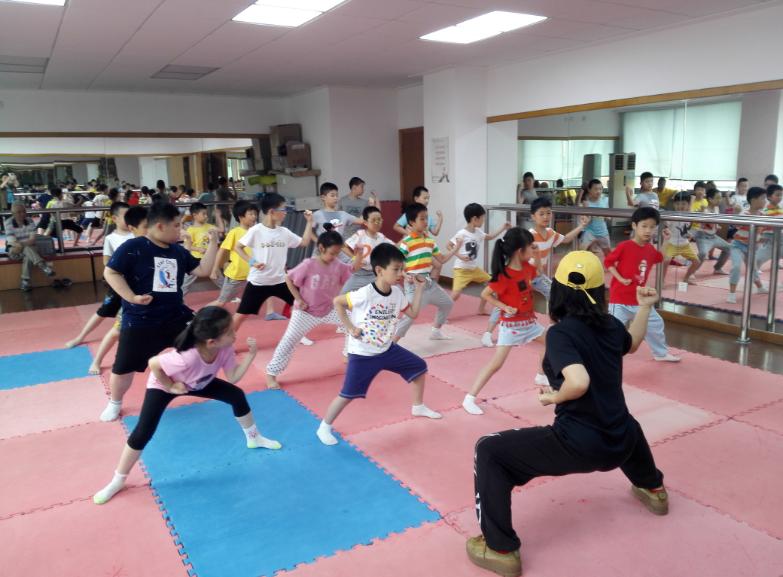 上海市社區(qū)<a href=http://m.hjlhqqhx.cn target=_blank class=infotextkey>健身</a>俱樂部