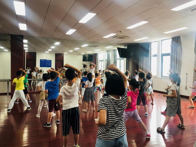 上海市社區(qū)<a href=http://m.hjlhqqhx.cn target=_blank class=infotextkey>健身</a>俱樂(lè)部