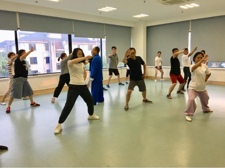 上海市社區(qū)<a href=http://m.hjlhqqhx.cn target=_blank class=infotextkey>健身</a>俱樂(lè)部 上海市社區(qū)<a href=http://m.hjlhqqhx.cn target=_blank class=infotextkey>健身</a>俱樂(lè)部