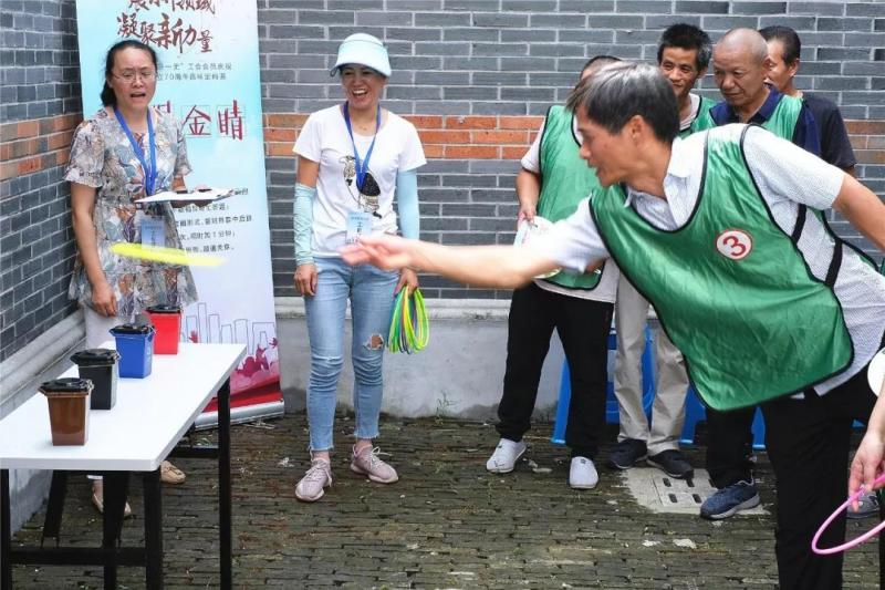 上海市社區(qū)<a href=http://m.hjlhqqhx.cn target=_blank class=infotextkey>健身</a>俱樂(lè)部 上海市社區(qū)<a href=http://m.hjlhqqhx.cn target=_blank class=infotextkey>健身</a>俱樂(lè)部