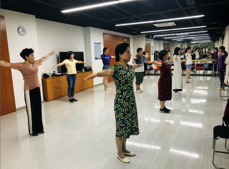 上海市社區(qū)<a href=http://m.hjlhqqhx.cn target=_blank class=infotextkey>健身</a>俱樂(lè)部