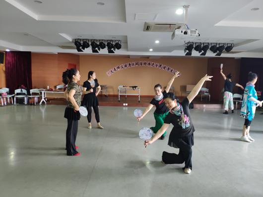 上海市社區(qū)<a href=http://m.hjlhqqhx.cn target=_blank class=infotextkey>健身</a>俱樂(lè)部