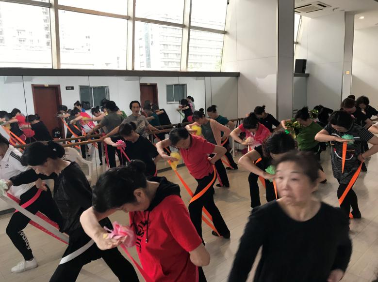 上海市社區(qū)<a href=http://m.hjlhqqhx.cn target=_blank class=infotextkey>健身</a>俱樂部