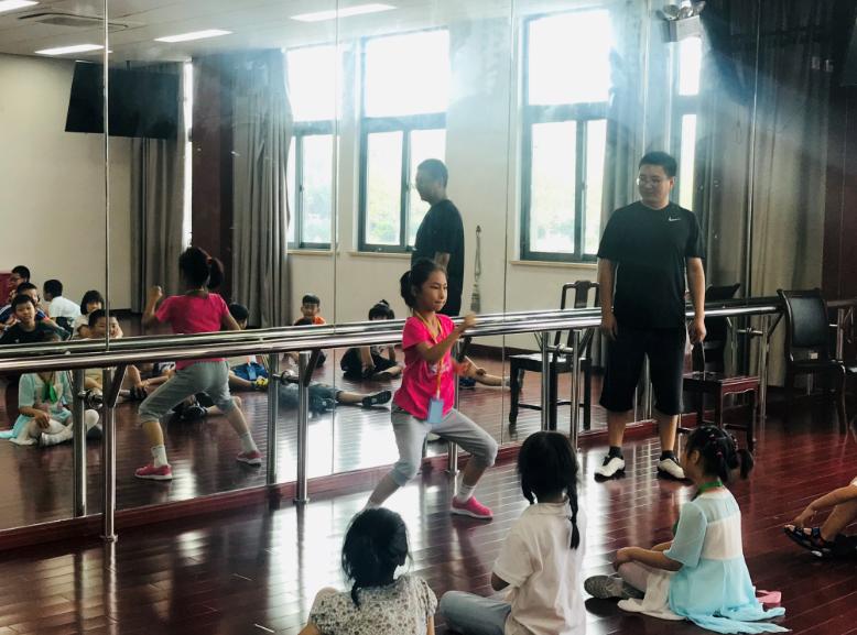 上海市社區(qū)<a href=http://m.hjlhqqhx.cn target=_blank class=infotextkey>健身</a>俱樂(lè)部