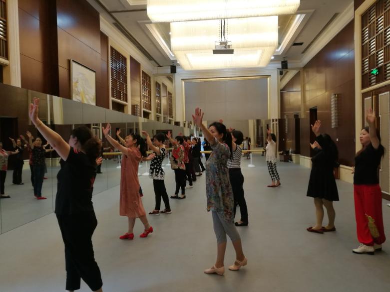 上海市社區(qū)<a href=http://m.hjlhqqhx.cn target=_blank class=infotextkey>健身</a>俱樂部