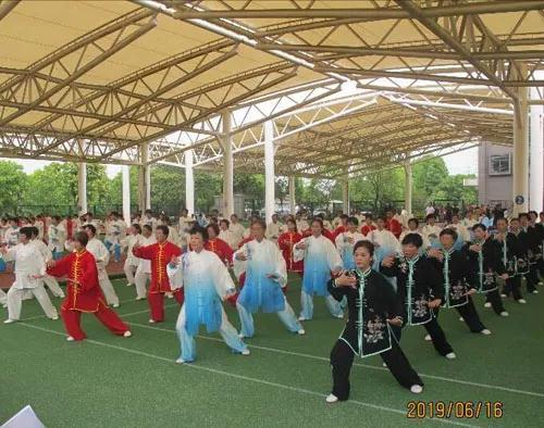 上海市社區(qū)<a href=http://m.hjlhqqhx.cn target=_blank class=infotextkey>健身</a>俱樂部