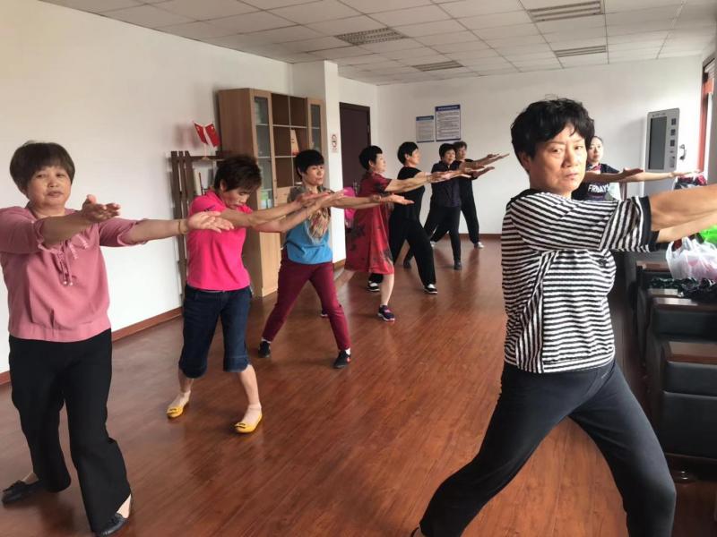 上海市社區(qū)<a href=http://m.hjlhqqhx.cn target=_blank class=infotextkey>健身</a>俱樂部