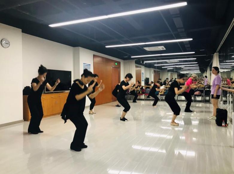 上海市社區(qū)<a href=http://m.hjlhqqhx.cn target=_blank class=infotextkey>健身</a>俱樂(lè)部