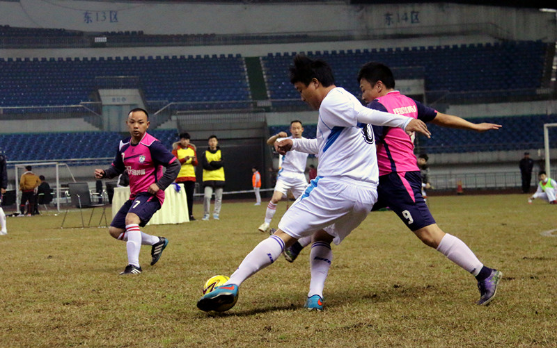 <a href=http://m.hjlhqqhx.cn target=_blank class=infotextkey>健身</a>場(chǎng)館