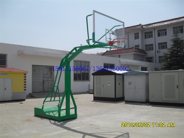 移動凹箱籃球架