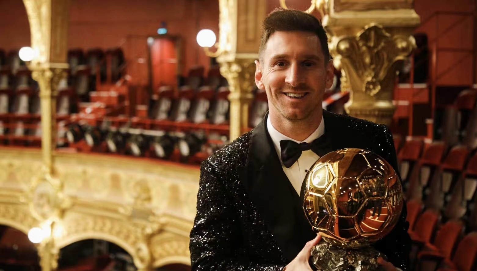 【歐洲足壇奧斯卡】七星連珠！梅西奪得職業(yè)生涯第七座金球獎
