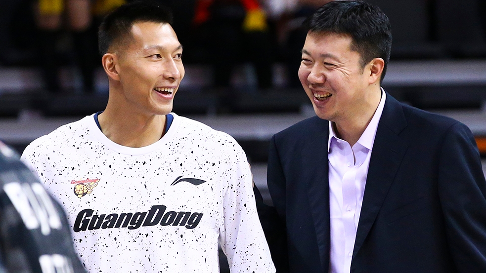 【NBA】獨(dú)行俠有情義！大郅阿聯(lián)名字將刻上主場(chǎng)地板