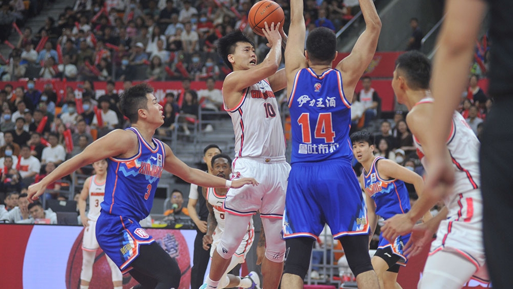 【CBA】新援亮相，廣東宏遠(yuǎn)擊敗新疆隊(duì)