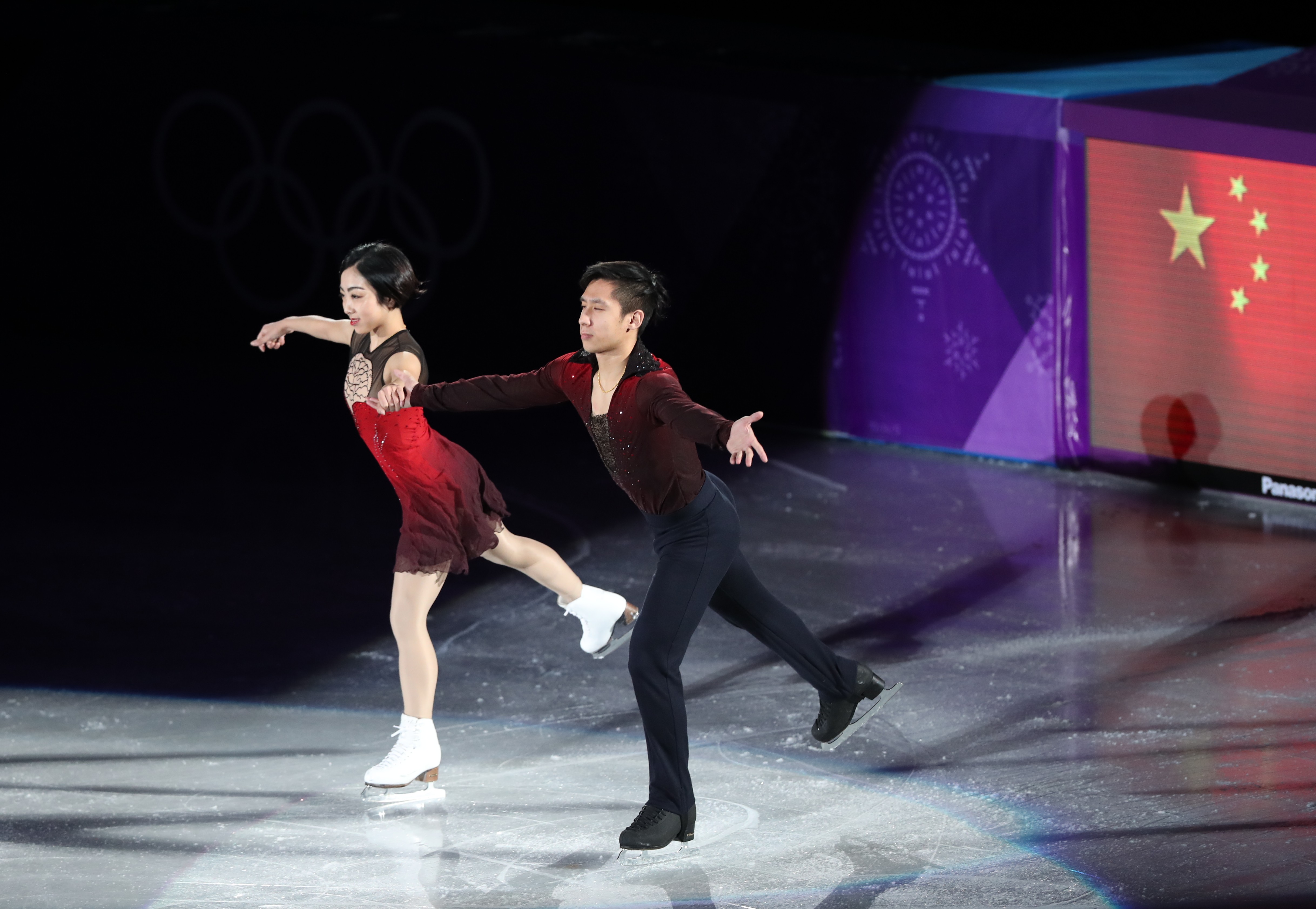【冬奧辭典·花樣滑冰】音樂美＋姿態(tài)美＋力量美，觀眾還能投擲小禮物