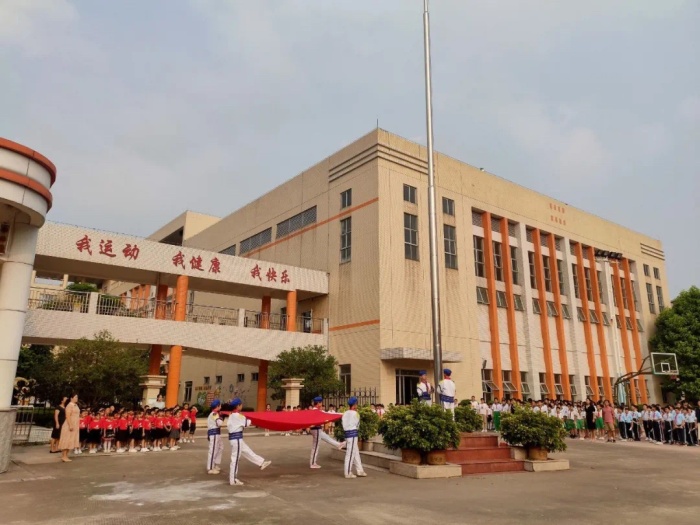 盛世中國夢，童心向祖國