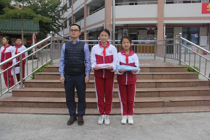 開(kāi)發(fā)區(qū)第一小學(xué)：公益捐贈(zèng)，情暖校園