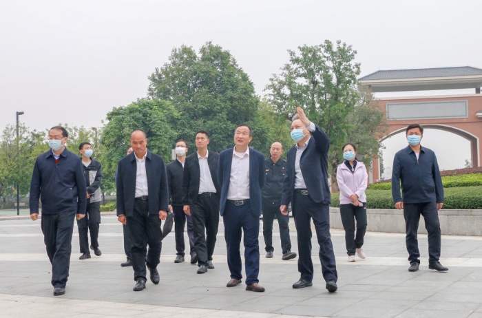 守護校園食品安全！市委組織部部長梁子財蒞臨桂山督導檢查