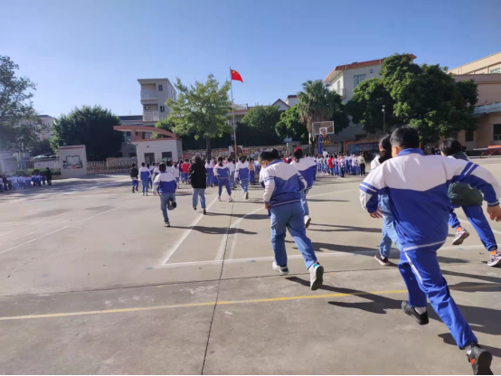 加強(qiáng)消防演練，共筑安全校園