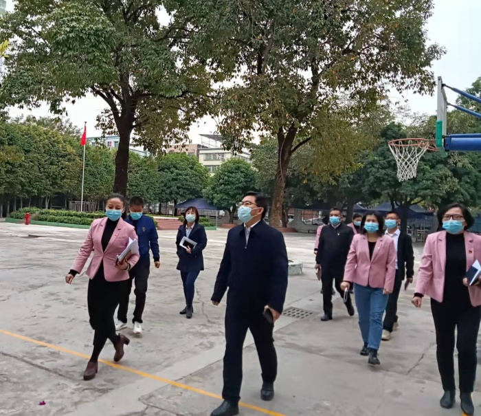 百年大計(jì)，教育為本