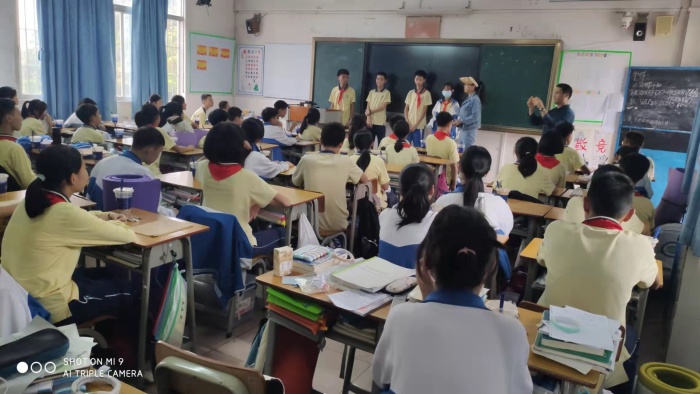 阜沙中學市級課題組開展愛國主題德育拓展實踐活動