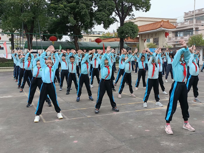 推動體育鍛煉，增強身體素質(zhì)