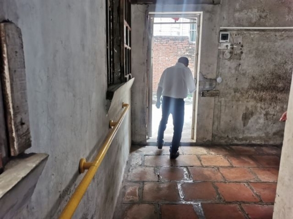 火炬開發(fā)區(qū)扎實(shí)開展“我為群眾辦實(shí)事”實(shí)踐活動，高質(zhì)量完成轄區(qū)困難老人家庭適老化改造