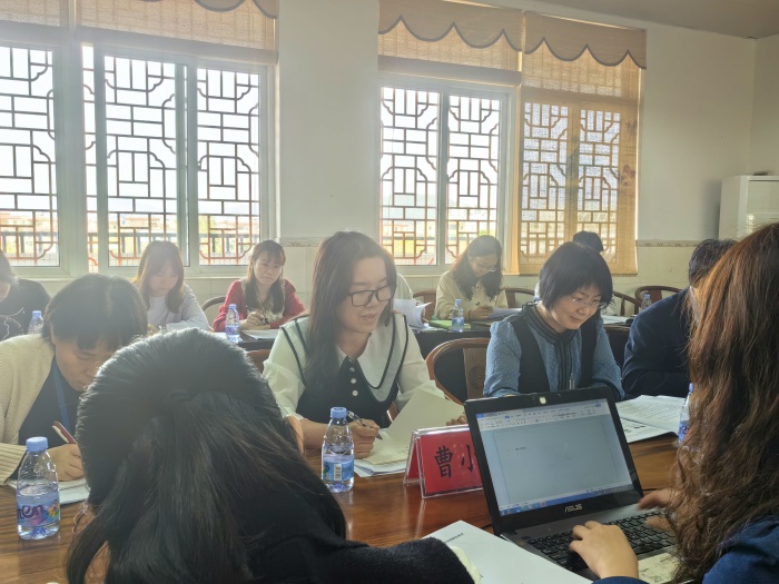 聚焦常態(tài)課，落實(shí)新課標(biāo)