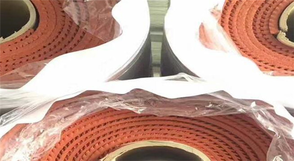 預(yù)制式環(huán)保橡膠卷材跑道