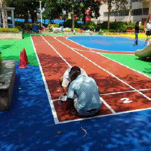 利達(dá)環(huán)保塑膠跑道、塑膠跑道材料廠家、標(biāo)準(zhǔn)13毫米塑膠跑道 塑膠跑道專用底料膠水 13毫米環(huán)保水性TPU改性塑膠跑道材料