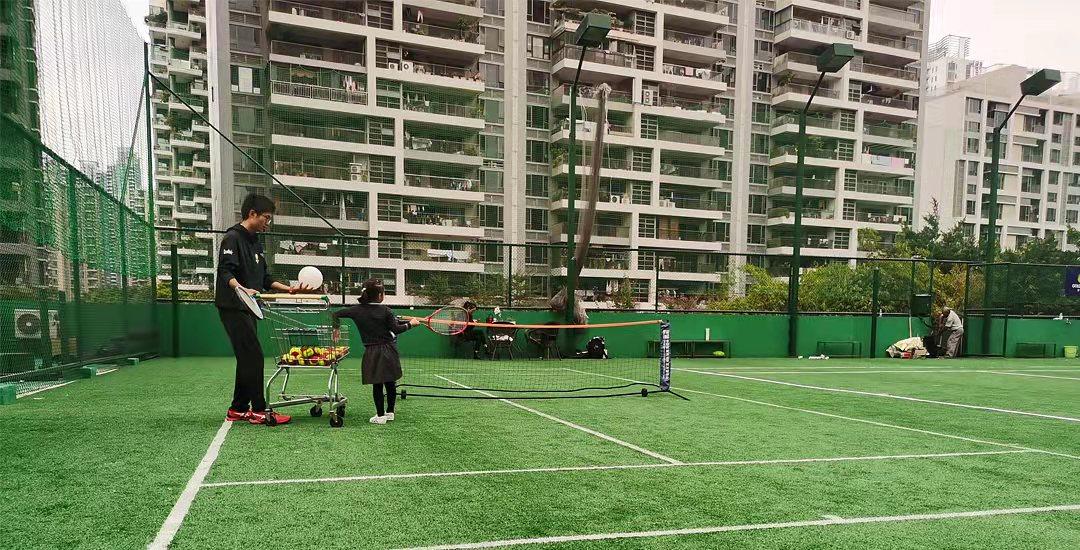 金滿貫-力迅上筑網(wǎng)球場(chǎng)