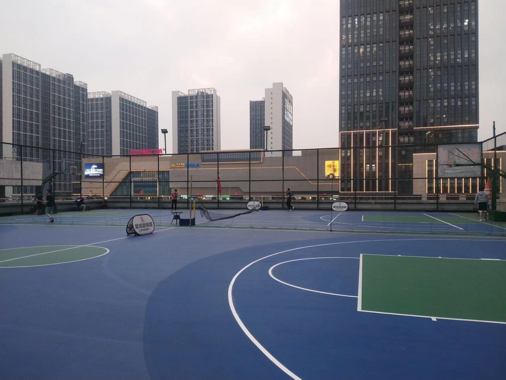 綠茵籃球場(chǎng)