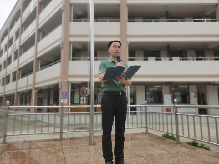 開發(fā)區(qū)第一小學(xué)：珍愛生命，拒絕毒品禁毒宣誓暨我為群眾辦實(shí)事