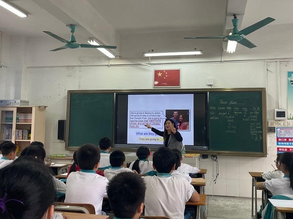 英語課堂展風(fēng)姿，專業(yè)引領(lǐng)促成長