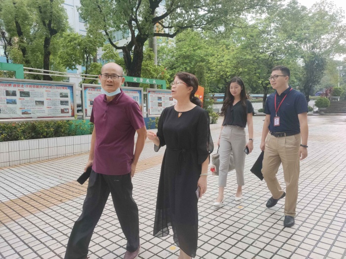 開(kāi)發(fā)區(qū)責(zé)任督學(xué)到開(kāi)發(fā)區(qū)第二小學(xué)開(kāi)展“五項(xiàng)管理”督導(dǎo)