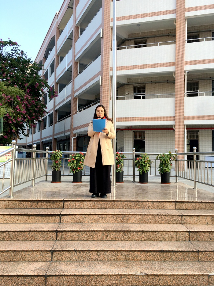 開發(fā)區(qū)第一小學：舉行“人道博愛，文明火炬”慈善萬人行捐款活動