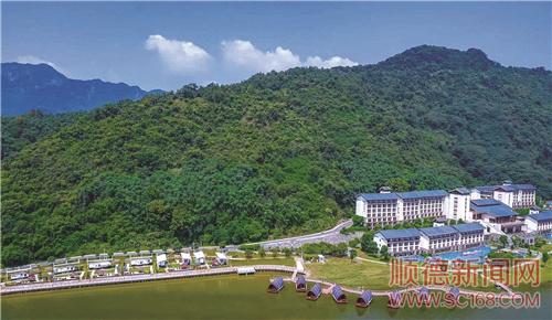 寶晶宮天鵝灣：國(guó)內(nèi)首個(gè)水陸綜合度假營(yíng)地