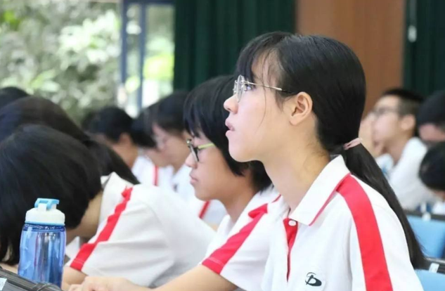 課后延時服務(wù)“副作用”來了，老師身心俱疲，家長更是有苦難言