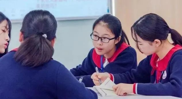 課后服務“5＋2”模式實行兩周后，一位老師被舉報了……