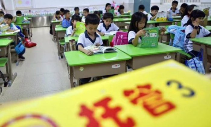 延時(shí)服務(wù)“副作用”逐漸顯露，眾多問題待解決，學(xué)生和老師負(fù)擔(dān)重