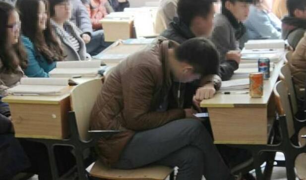 老師越來越不被尊重，頂撞老師、擾亂課堂紀(jì)律的，為什么越來越多