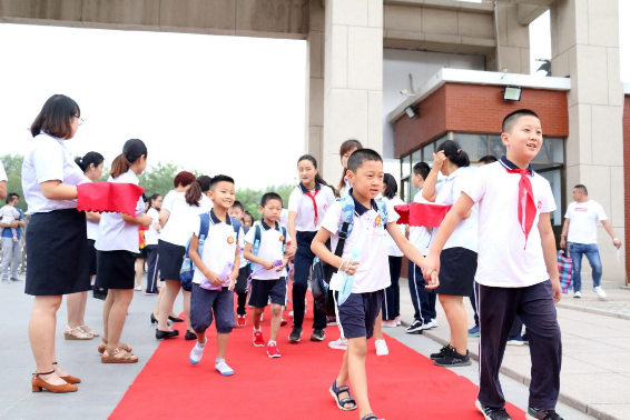 小學(xué)的“入學(xué)年齡”有變化？教育部傳出消息，令家長(zhǎng)難以接受